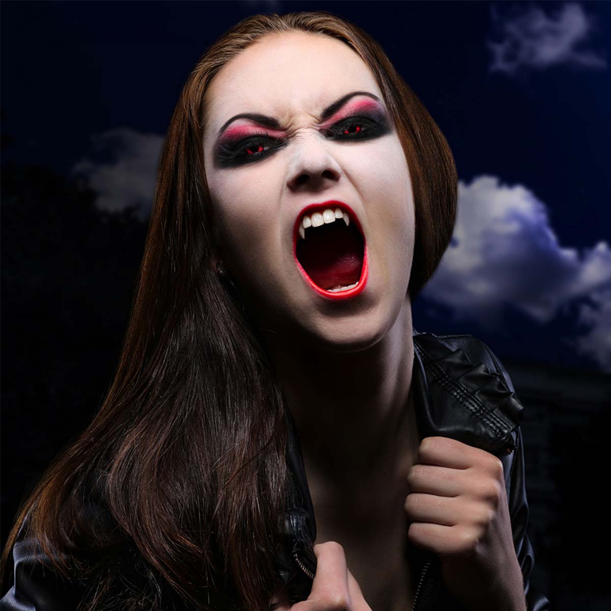 Halloweenlinser, Devil priest 7 dagar