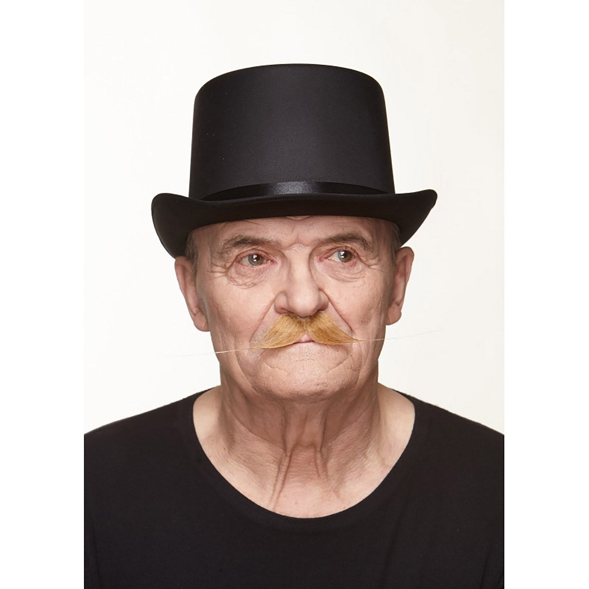 Mustasch, baron blond