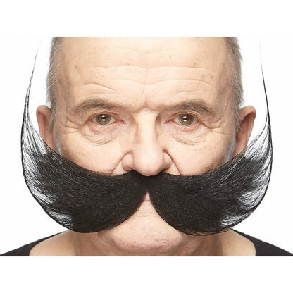 Mustasch, inventor svart