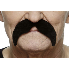 Mustasch, rebel svart