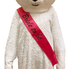 Ordensband, bride to be