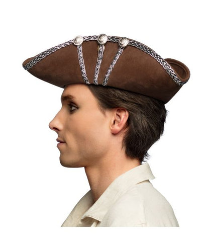 Trekantshatt, pirat Alistair