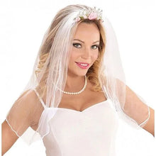 Brudslöja, rosor och diamanter