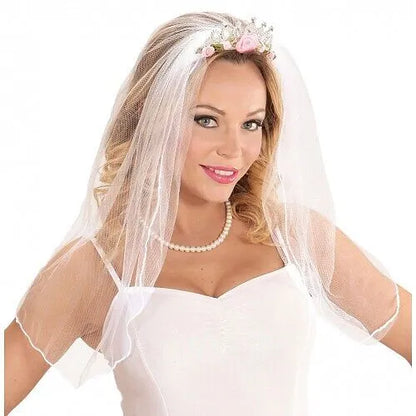 Brudslöja, rosor och diamanter